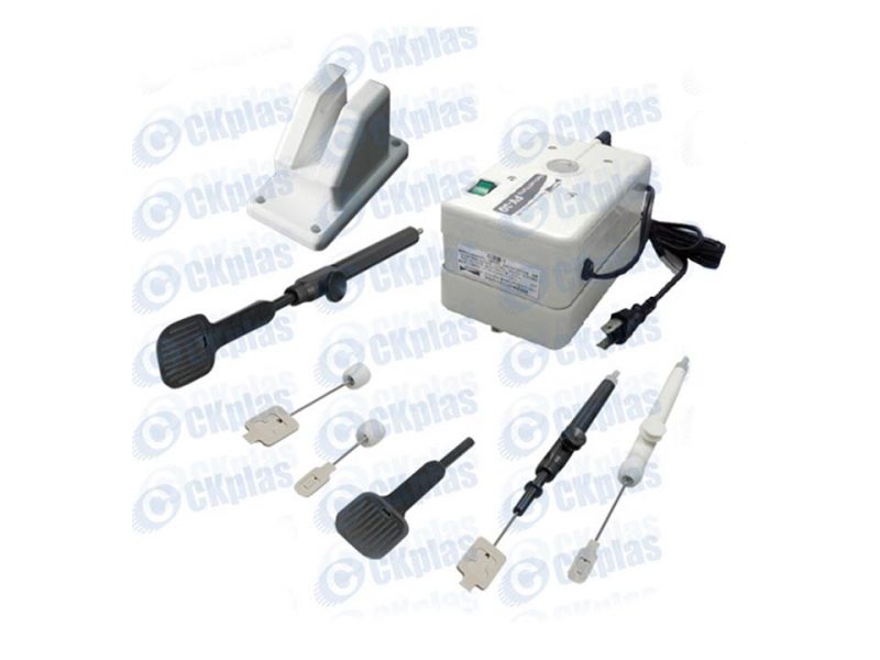 Image of different wafer handling tools from CK Plas like Vacuum Pump, Vacuum Picker / Pen / Wand with different Tips for all manual Wafer Handling Applications with Vacuum.